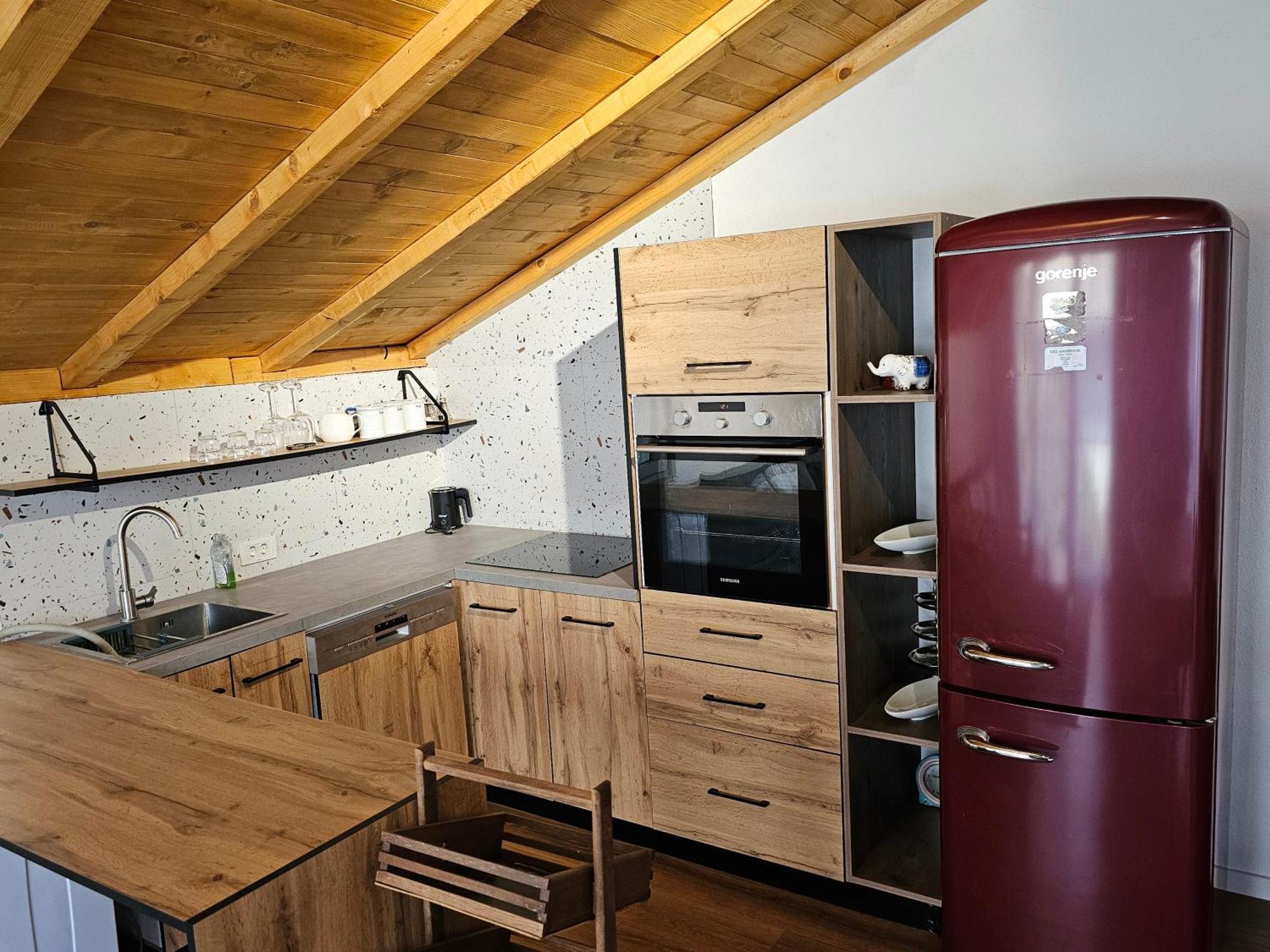 Mati Apartments Prishtina Приштина Экстерьер фото